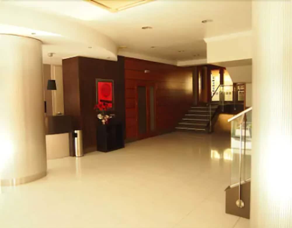 Hotel Gran Regente Oviedo Esterno foto
