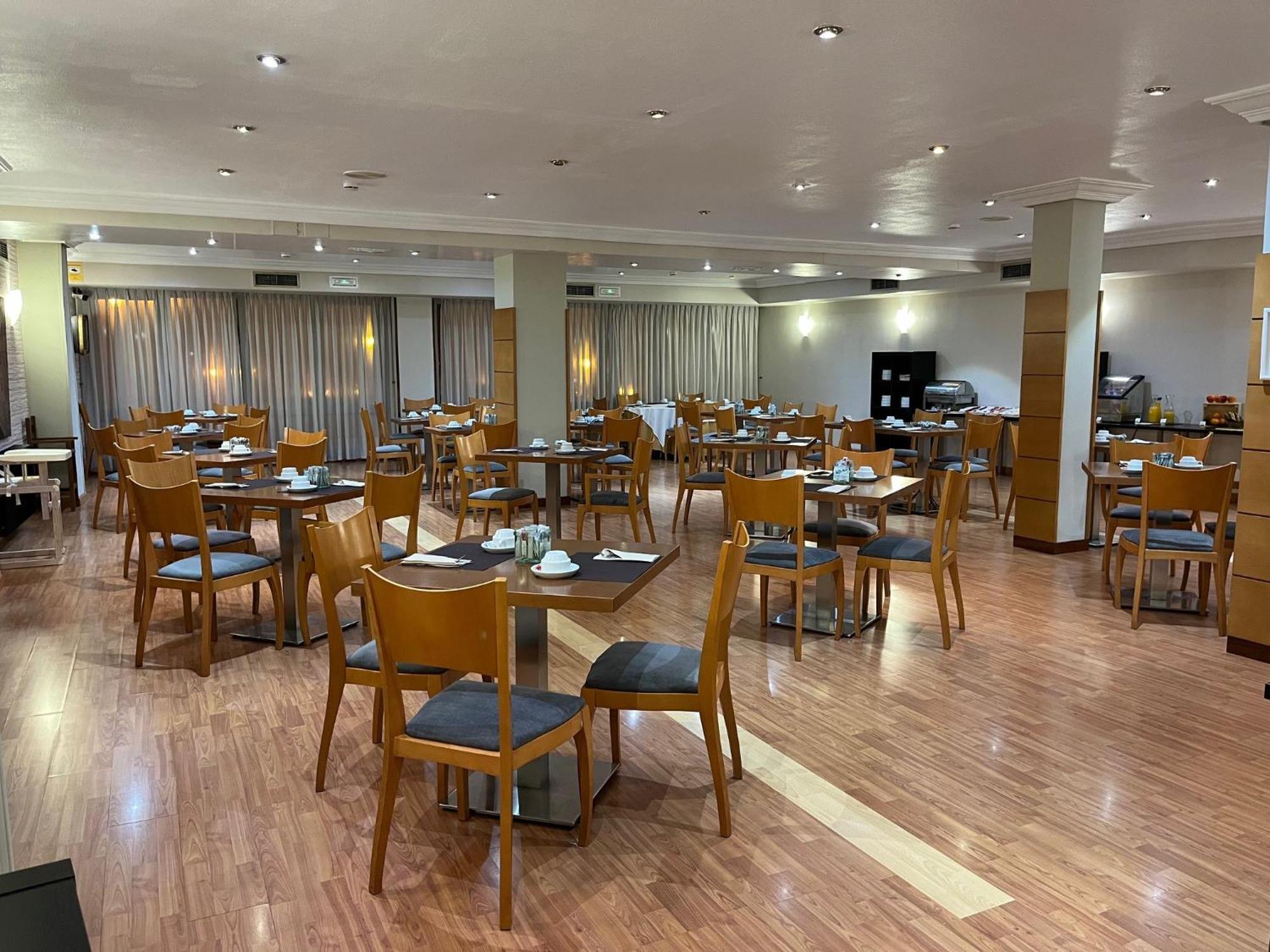 Hotel Gran Regente Oviedo Esterno foto