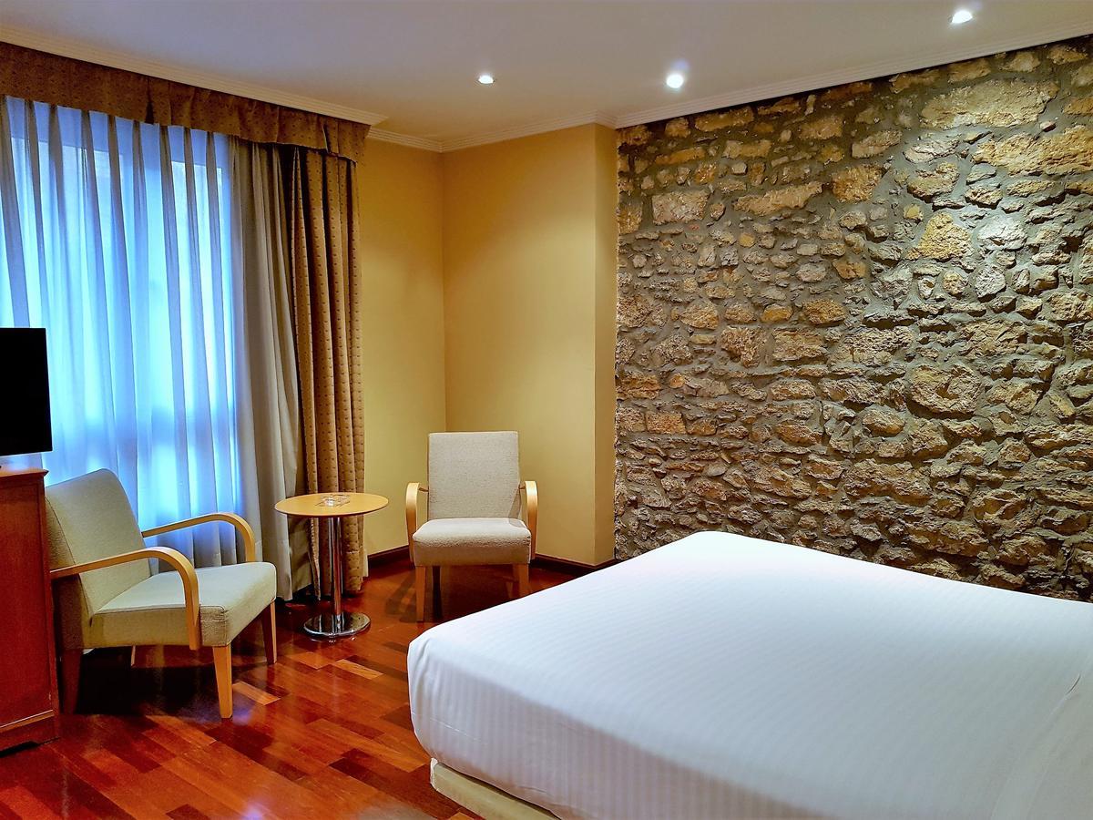 Hotel Gran Regente Oviedo Esterno foto